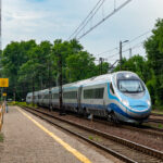 WARSZAWA: 60 lat linii 157