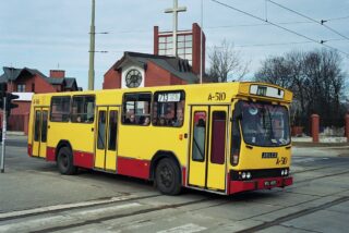 Jelcz M11 #A510| Przedsiębiorstwo Komunikacji Samochodowych sp. z o.o. w Grodzisku Mazowieckim| Data: 8 marca 2001| Miejsce: Warszawa, ul. Fort Wola| Autor: Marcin Stiasny|