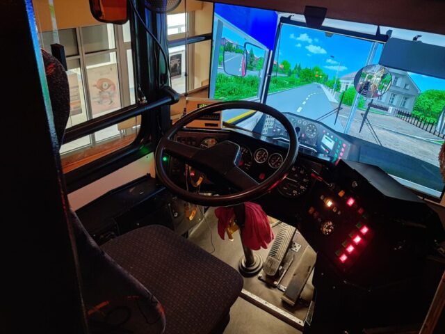 Symulator autobusu Ikarus | "Browarus 3.0" | Data: 10.02.2025 | Zespół Szkół Samochodowych i Ogólnokształcących w Bielsku-Białej | Autor: Kamil Wajda