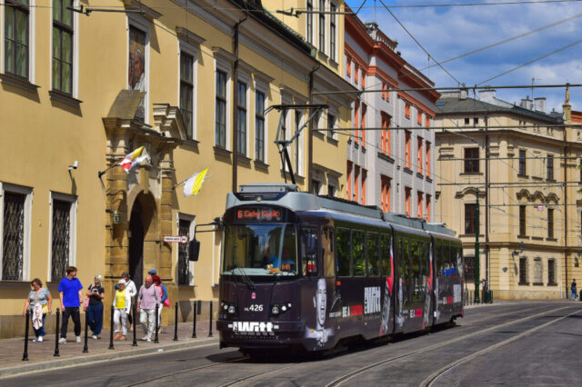 EU8N #HL426| Miejskie Przedsiębiorstwo Komunikacyjne S.A. w Krakowie| Data: 20 Czerwca 2025| Miejsce: Kraków, ul. Franciszkańska| Autor: Marcin Nowak