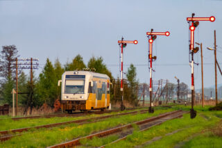 Pesa Bydgoszcz 214M SA106-011| Koleje Dolnośląskie S.A.| Data: 1 maja 2006| Miejsce: Mościsko Dzierżoniowskie| Autor: Marek Pawlukowicz