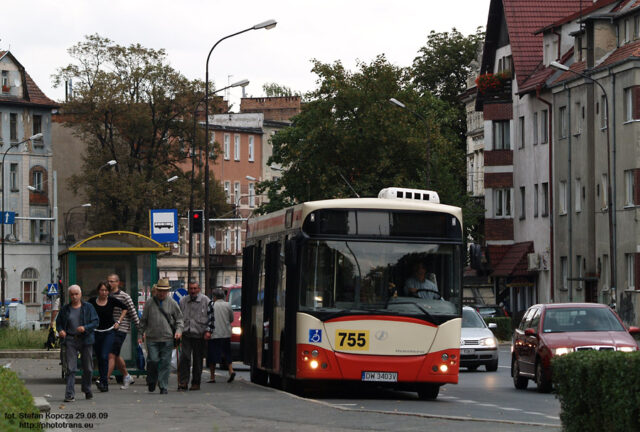 Jelcz M121I3 Mastero #755| Miejski Zakład Komunikacyjny Sp. z o. o. w Jeleniej Górze| Data: 29 sierpnia 2009| Miejsce: Jelenia Góra, al. Wojska Polskiego| Autor: Stefan Kopcza