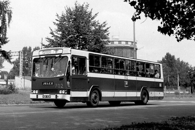 Jelcz 120MM #702| Miejski Zakład Komunikacyjny Sp. z o. o. w Jeleniej Górze| Data: 22 lipca 1992| Miejsce: Jelenia Góra (Cieplice), ul. Dworcowa| Autor: Marcin Stiasny