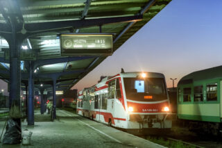 ZNTK Poznań 215M SA108-001| Koleje Wielkopolskie Sp. z o. o.| Data: 29 października 2005| Miejsce: Leszno| Autor: Marek Pawlukowicz