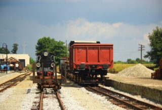 Wagon normalnotorowy serii Es | Stowarzyszenie Kolejowych Przewozów Lokalnych w Kaliszu | Data: 19.07.2025 | Miejsce: Zbiersk | Autor zdjęcia: Paweł Pieńkowski |