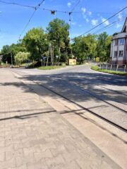 Trójkąt tramwajowy widok z ul. Staszica na podjazd| Sosnowiec ul. Okrzei/ul Staszica| Data: 9 sierpnia 2025| Autor: Konrad Łazarz|