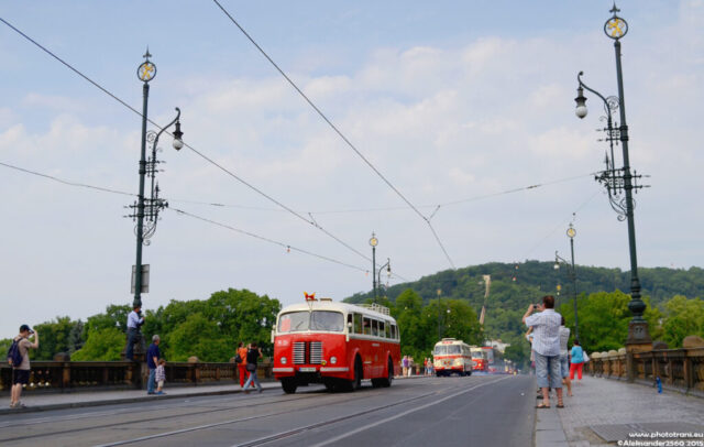 Škoda 706 RO #206| Dopravní podnik hlavního města Prahy, a.s.| Data: 7 czerwca 2015 r.| Miejsce: Praha, most Legii| Autor: Aleksander Koch|