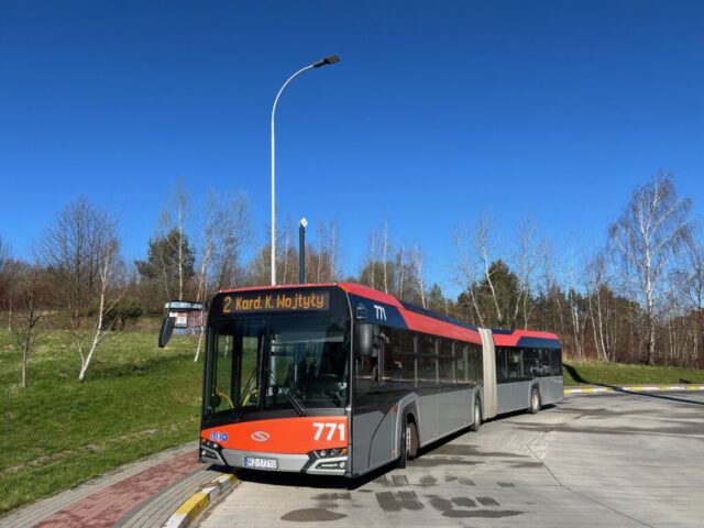 Solaris Urbino 18 IV #771 Miejskie Przedsiębiorstwo Komunikacyjne w Rzeszowie Sp. z o.o. Data: 29 marca 2024 Miejsce: Rzeszów, ul. Baligrodzka Autor: Piotr Tunicki