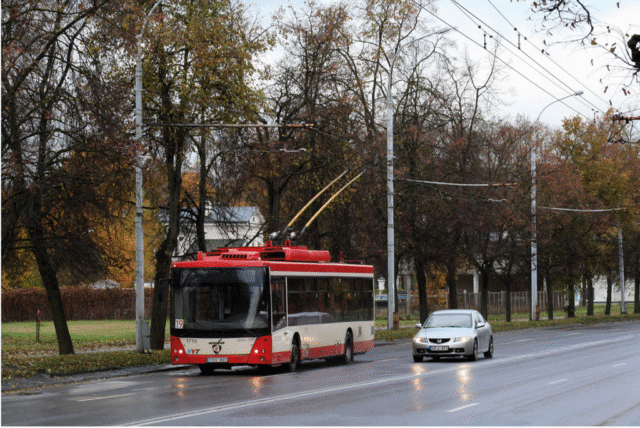 Amber Vilnis 12AC #1719| Vilniaus viešasis transportas, UAB - Vilnius| Data: 26 października 2015| Miejsce: Wilno, Żirmunu g. | Autor: Piotr Bochenko