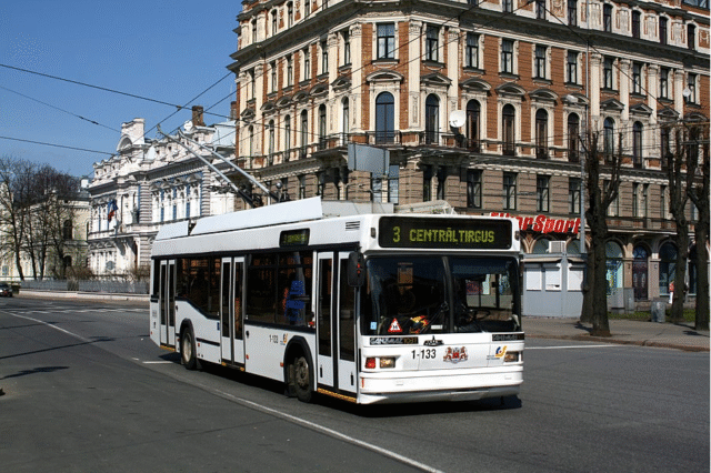 Ganz-MAZ-103T #1-133| RP SIA Rīgas satiksme - Rīga| Data: 13 kwietnia 2009| Miejsce: Rīga, Raiņa bulvāris. | Autor: Marcin Stiasny