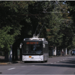 Tarcze ostrzegawcze, przejazdowe i manewrowe – system nieznany w transporcie drogowym