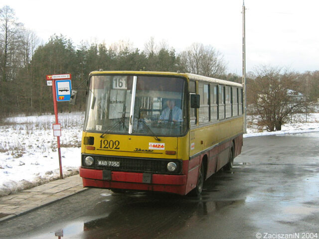 Ikarus 260.04 #1202| Data: 18.12.2004| Miejskie Zakłady Autobusowe sp. z o.o. w Warszawie| Warszawa, ul. Podmokła| Autor: Iwo Kwiatkowski|