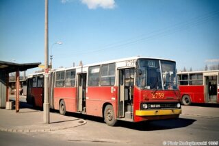 Ikarus 280.26 #2759| Miejskie Zakłady Autobusowe m. st. Warszawy| Data: kwiecień 1995 r.| Miejsce: Warszawa, pętla "Huta"| Autor: Piotr Nodzykowski|