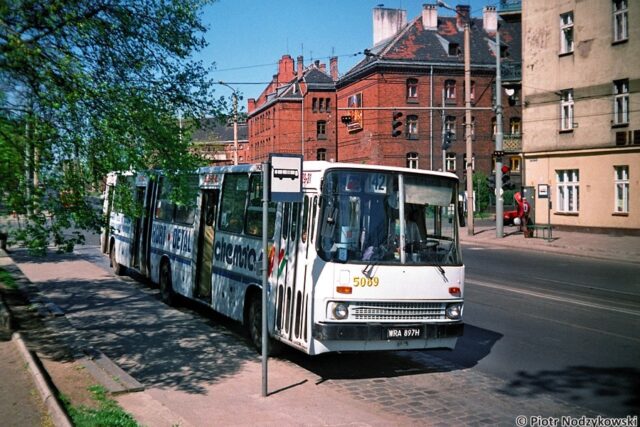 Ikarus 280.02 #5089 – MPK Wrocław – Data 2 maja 1995 – Miejsce Wrocław, ul. Reymonta – Autor Piotr Nodzykowski