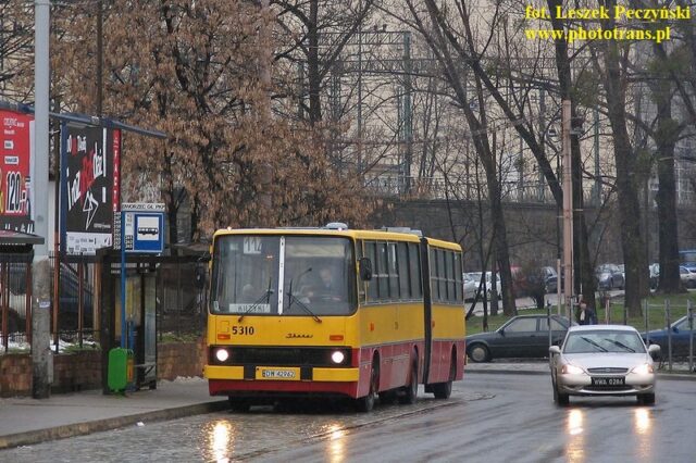 Ikarus 280.26 #5310| Miejskie Przedsiębiorstwo Komunikacyjne Sp. z o. o. - Wrocław| Data: 30 stycznia 2007| Miejsce: Wrocław, ul. Peronowa| Autor: Leszek Peczyński