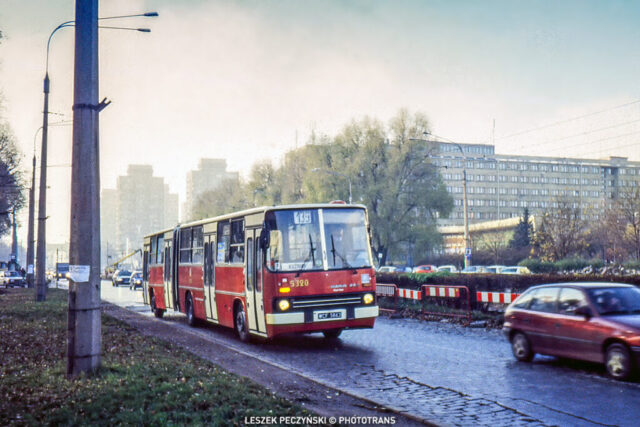Ikarus 280.70E #5320| Miejskie Przedsiębiorstwo Komunikacyjne Sp. z o. o. - Wrocław| Data: październik 2000| Miejsce: Wrocław, Plac Grunwaldzki| Autor: Leszek Peczyński