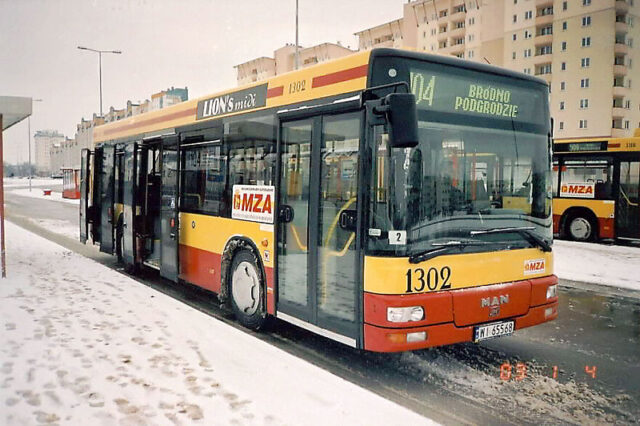 MAN NM223.3 #1302| Miejskie Zakłady Autobusowe sp. z o.o. w Warszawie| Data: 4 stycznia 2003 r.| Miejsce: Warszawa, pętla 'Nowodwory'| Autor: Marcin Śniżko|