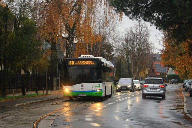 Solaris Urbino 12 1111 | SPA Klonowica sp. z o.o. | Data: 16 listopada 2025 | Miejsce: Szczecin, ul. Okulickiego | Autor zdjęcia: Paweł Pieńkowski |