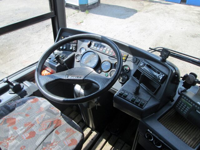 Jelcz M101I3 - kabina kierowcy| Miejski Zakład Komunikacji sp. z o.o. w Białej Podlaskiej| Data: 27-05-2016| Miejsce: Biała Podlaska, ul. Brzegowa (baza MZK)| Autor: Michał Piwowarczyk|