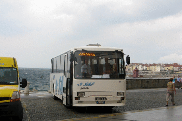 Iveco 370SE.12.35 / Dalla Via #525| Arriva Udine S.p.A. - Udine| Data:3 sierpnia 2009 | Miejsce:Piran, Dantejeva Ulica, Avtobusna Postaja Piran.| Autor: Mariusz Józefowicz