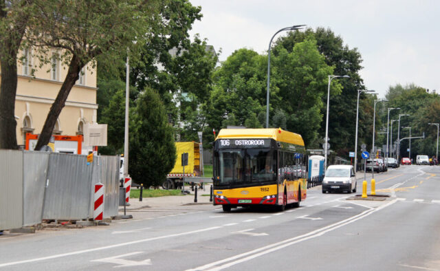 Solaris Urbino 12 IV electric #1932| Miejskie Zakłady Autobusowe sp. z o.o. w Warszawie| Data: 31 lipca 2025 r.| Miejsce: Warszawa, ul. Dobra| Autor: Paweł Rząsowski| Źródło: www.phototrans.pl|