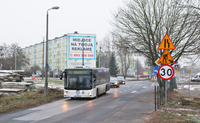 MAN NL273 Lion's City #553| Miejski Zakład Komunikacji sp. z o.o. w Toruniu| Data: 2 grudnia 2023 r.| Miejsce: Toruń, Szosa Okrężna| Autor: Paweł Rząsowski| Źródło: www.phototrans.pl|