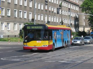 Solaris Urbino 15 #8731| Miejskie Zakłady Autobusowe sp. z o.o. w Warszawie| Data: 24 czerwca 2005 r.| Miejsce: Warszawa, ul. ks. Józefa Popiełuszki| Autor: Hubert Adamiak| Źródło: www.phototrans.pl|