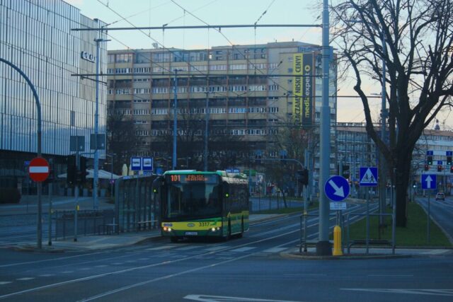 Solaris Urbino 12 Mild Hybrid 3317 | SPPK sp. z o.o. | Data: 5 kwietnia 2026 | Miejsce: Szczecin, aleja Wyzwolenia | Autor zdjęcia: Paweł Pieńkowski |