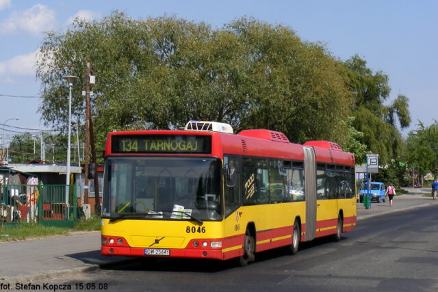 Volvo 7000A #8046| Miejskie Przedsiębiorstwo Komunikacyjne Sp. z o. o. - Wrocław| Data: 15 maja 2008| Miejsce: Wrocław (Nowy Dwór), ul. Rogowska| Autor: Stefan Kopcza