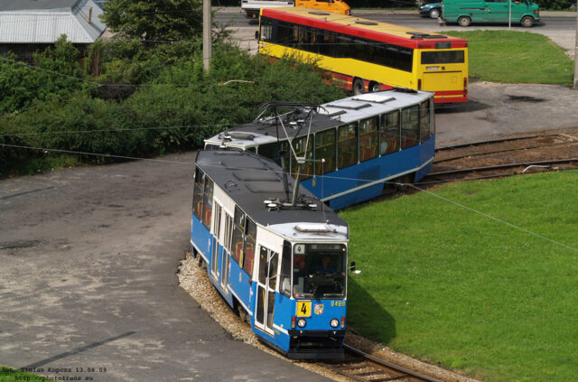 105Na #2428+?| Miejskie Przedsiębiorstwo Komunikacyjne Sp. z o. o. – Wrocław| Data: 13 sierpnia 2009| Miejsce: Wrocław, Wzgórze Oporowskie| Autor: Stefan Kopcza