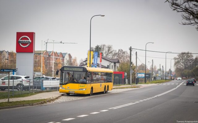 Solaris Urbino 15 II #34| Przedsiębiorstwo Komunikacji Miejskiej sp. z o.o. w Gliwicach| Data: 12 listopada 2021 r.| Miejsce: Gliwice, ul. I. Daszyńskiego| Autor: Tomasz Księżopolski| Źródło: www.phototrans.pl|