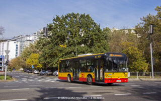 Solbus SM10 #1026| Miejskie Zakłady Autobusowe sp. z o.o. w Warszawie| Data: 13 października 2023 r.| Miejsce: Warszawa, al. Wilanowska| Autor: Grzegorz Macura| Źródło: www. phototrans.pl|