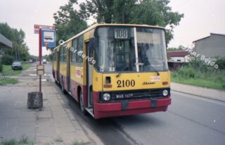 Ikarus 280.26 #2100| Miejskie Zakłady Autobusowe sp. z o.o. w Warszawie| Data: 18 lipca 2000 r.| Miejsce: Warszawa, ul. Bartycka| Autor: Oskar Burda|