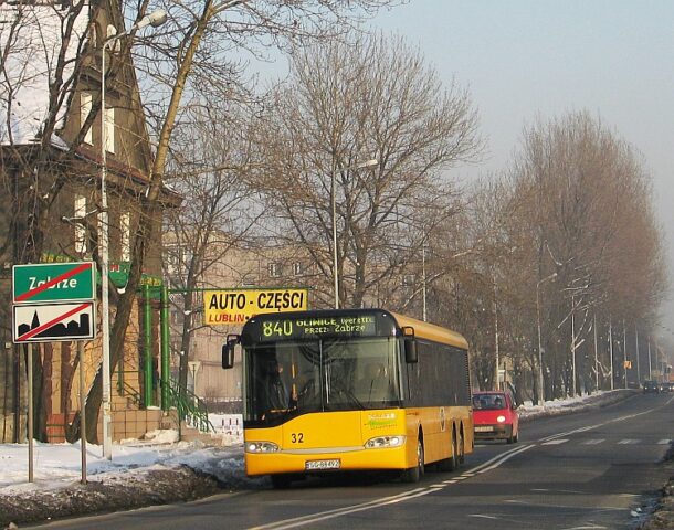 Solaris Urbino 15 II #32| Przedsiębiorstwo Komunikacji Miejskiej sp. z o.o. w Gliwicach| Data: 7 lutego 2005 r.| Miejsce: Ruda Śląska, ul. Zabrzańska| Autor: Jacek Sobota| Źródło: www.phototrans.pl|