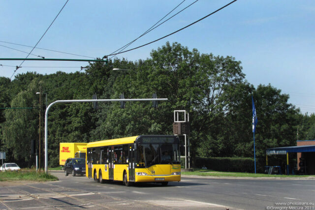 Solaris Urbino 15 II #34| Przedsiębiorstwo Komunikacji Miejskiej sp. z o.o. w Gliwicach| Data: 18 sierpnia 2011 r.| Miejsce: Gliwice, ul. Chorzowska| Autor: Grzegorz Macura| Źródło: www.phototrans.pl|