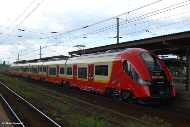 EZT 27WE-002| SKM Szybka Kolej Miejska sp. z o.o. w Warszawie| Data: 9 sierpnia 2011 r.| Miejsce: Warszawa Zachodnia| Autor: Marcin Jarosławski|
