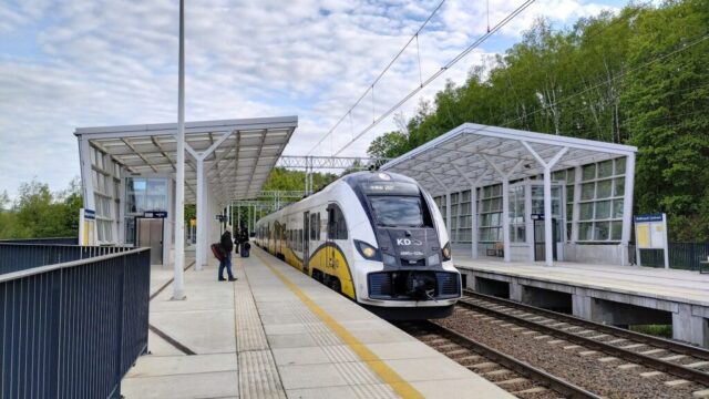Pesa Elf 48WEc-028| Koleje Dolnośląskie S.A.| Data: 17 maja 2023| Miejsce: Wałbrzych Centrum| Autor: Mateusz Małkowski| Źródło: www.commons.wikimedia.org