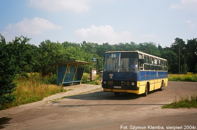 Ikarus 260.04 #506 | Miejski Zakład Komunikacyjny sp. z o.o. w Pabianicach | Data: sierpień 2004 r. | Miejsce: Pabianice, ul. Karniszewicka - pętla "Klimkowizna" | Autor: Szymon Klemba | Źródło: www.gtlodz.eu |