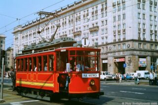 wagon Lilpop III #257 | Tramwaje Warszawskie sp. z o.o. | Data: 20 kwietnia 1996 r. | Miejsce: Warszawa, pl. Konstytucji | Autor: Piotr Nodzykowski | źródło: www.phototrans.pl |