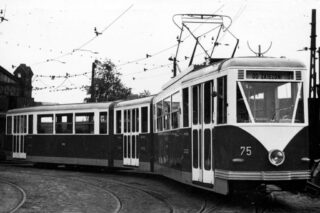wagon przegubowy o nr #75 | Miejskie Przedsiębiorstwo Komunikacyjne sp. z o.o. w Bydgoszczy | Data: nieznana | Miejsce: Bydgoszcz, warsztaty tramwajowe MZK | Archiwum Stanisława Sitarka |