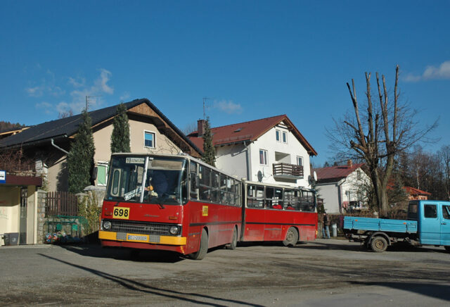 Ikarus 280.26 #698| Miejski Zakład Komunikacyjny Sp. z o. o. w Jeleniej Górze| Data: 16 lutego 2008| Miejsce: Piechowice (Górzyniec), ul. Izerska| Autor: Wojciech Liberda
