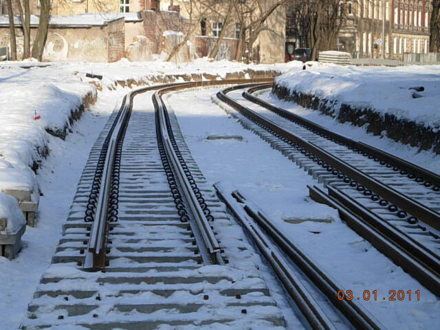 Budowa torowiska do Dworca Głównego w Bydgoszczy | Data: 3 stycznia 2011 r. | Miejsce: Bydgoszcz, ok. ul. Garbary | Autor: Stanisław Sitarek | Źródło: zbiory własne autora |